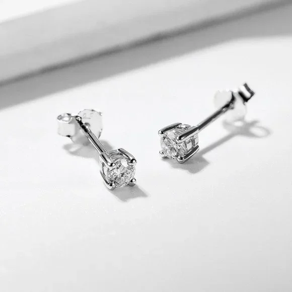 0.30ct. t.w. Diamond Brilliant Cut Stud Earrings
